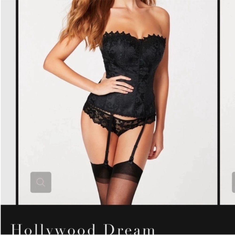 Last one! Hollywood Dream Sweetheart Corset - Black / 14 ×
2 sizes available at